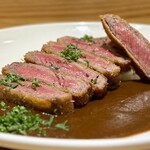 洋食 おがた - 熟成牛の深い味わいとデミグラスソースが見事に調和