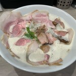 Men Shinesu Nakano - 特製TORI白湯らーめん醤油1090円（チャーシュートッピング 230円）