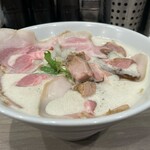 Men Shinesu Nakano - 特製TORI白湯らーめん醤油＋チャーシュー