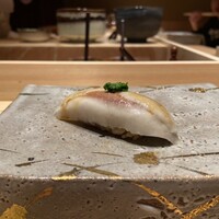 鮨 由う - 