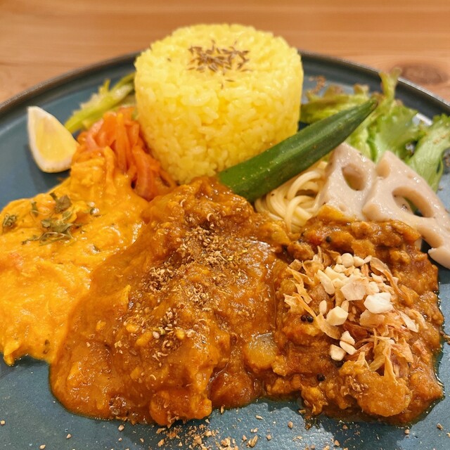 辛幸食堂（KARASHIA） - 東大館（カレー）の写真