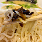 樹真 - 味変の辛子高菜と一緒に食べると絶品