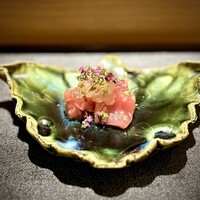 銀座 有涯 - ■大間　メジマグロ（赤身・中トロ・中落ち）
                    20kgの個体。メジらしく優しい脂乗り。美味しい。