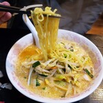 中華 大王 - 辛タンメン(太麺)800円