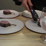 トレイス - 羊、切り分け中