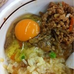 九十九里ファーム たまご屋さんコッコ - 鶏ゴボウ丼にタマゴをかけてみた