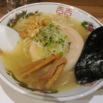 麺庵 利休 - 中華そば 右から