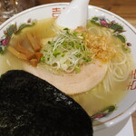 麺庵 利休 - 中華そば 後ろから