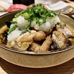 すし酒場 魚あるき - 「鶏皮ポン酢（税込￥580）」