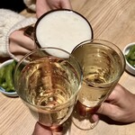 すし酒場 魚あるき - カンパーイ！「なみなみスパークリング（税込￥620）×2」「生ビールジョッキ（税込￥630）」21歳のお嬢さんがビールとは…