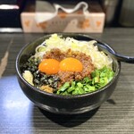 Ramen Maze Soba Arashi - ・台湾まぜそば 950円/税込
                        ・卵黄 50円/税込
                        ・野菜増し(白ネギ) 100円/税込