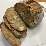 ブリコラージュ ブレッド アンド カンパニー - 栗のパン・断面