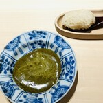 くるますし - あわびの肝ソースと酢飯