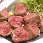 プラチナフィッシュ神谷町 TEPPANバル - 鉄板アンガス牛(150g) 1000円