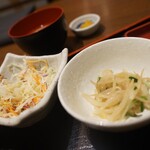 伴鳥 - 小鉢とサラダ