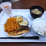 東横INN - 鮭、豆腐ハンバーグ、ナポリタン、ご飯と、お味噌汁。(12/19)