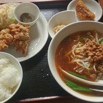 台湾料理聚仙閣 - カキフライと鶏唐揚げランチ＆台湾ラーメン