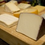 Parabola Cuisine ＆ Bar - 豊富なチーズ