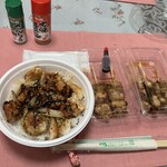 やきとりたけちゃん - 焼鳥丼+串6本