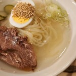 焼肉レストラン 米内 - 自家製冷麺ハーフ のスープ