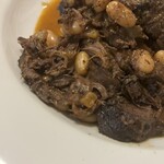 ル・マルカッサン - えぞ鹿はコンビーフの様に繊維になるまで煮込まれてます