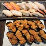 寿司居酒屋 まるがまる - サーモン　アブラカマス　赤海老　つぶ貝　穴子　うに