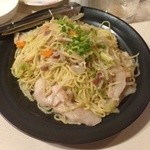 名古屋個室居酒屋 柚柚～yuyu～ - 野菜たっぷり ちゃんぽん風焼きラーメン