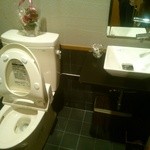 Maru Hiro - 掃除の行き届いたトイレ