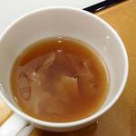 ベイクオーレ - ふかひれスープはふかひれがたっぷり。
