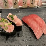 Sushi Uogashi Nihonichi - ネギトロ軍艦と中トロ