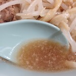 ラーメン二郎 - 微乳化スープ