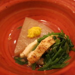 車力門 ちゃわんぶ - 25年11月　炊き合せ　聖護院蕪、芹、京揚げの煮浸し、菊の花