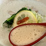 ナカムラボ。TOKYO - クリーミーな鶏白湯スープ