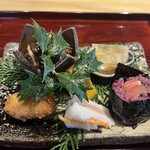 京味 もと井 - 八寸　カマス幽庵焼き、フグ皮の煮凝り、おからコロッケ、かぶら寿司、さつまいもカレー風味、トロ鉄火