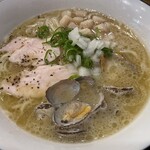 Ramen Taishuu Sakaba Ichifuji - 期間限定・魚介鶏白湯拉麺