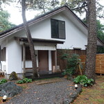 そばの実 千の松 - 外観