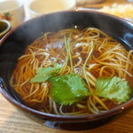 そばの実 千の松 - かけ蕎麦