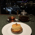 CAFE AUX BACCHANALES - ◉洋なしのシブースト／600円税込
      ◉アールグレイ ダージリン／700円税込