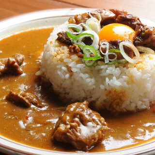 We are proud of the amount of meat! “Beef muscle curry” has a homely and comforting taste.