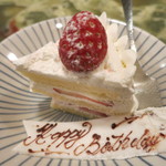 車力門 ちゃわんぶ - 25年11月　お誕生日祝いのショートケーキ　取り分けて