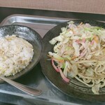 紅蓉軒 - 皿うどん、炒飯ランチセット 830円