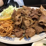 ジャスミン - 凄いボリュームの焼き肉。スパゲッティも美味しいです。