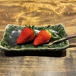 温石 - 苺も美味しい。さり気なくクリスマスカラーですね