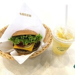 フレッシュネスバーガー - 料理写真:クラッシックチーズバーガー&フレッシュレモネード 2023/9/12