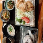 Yamabuki - 鶏唐揚げと粕汁と小鉢