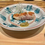 温石 - 「茶懐石 温石」のシグネチャーとも言うべき
      金目鯛の鱗焼き♡にも舌鼓＾＾
      弾けるような旨味と抜群の火入れ加減。