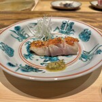 温石 - 焼き物　金目鯛の鱗焼きと実山椒醤油　杉山さんのシグネチャーとも言うべき一品を頂きました♡