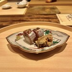 温石 - 焼津で取れた鯵の棒寿司、富士宮おでお牛蒡の揚げたん、鯵の鮮度の良さに脱帽。人生初のおでお牛蒡の食感にも感動。このような地の食材があるのですね