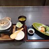 Michinoekimitsushisaidoresutorantotonaya - 牡蠣釜飯とお刺身三種盛り