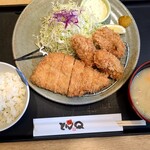 228287463 - やまと豚ロース＆カキフライ定食＠2308円